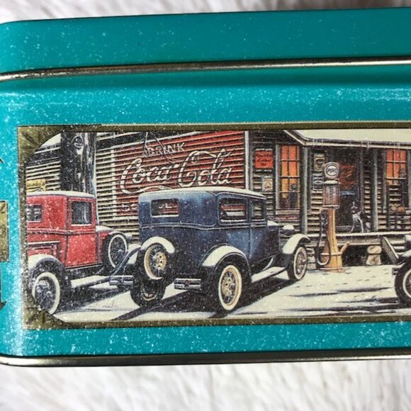 Vintage Coca-Cola Teal Nostalgia Winter Cars at Convenience Store Hinged Top Tin - Picture 7 of 15